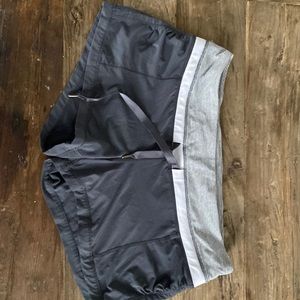 Lululemon hotty hot short in grey